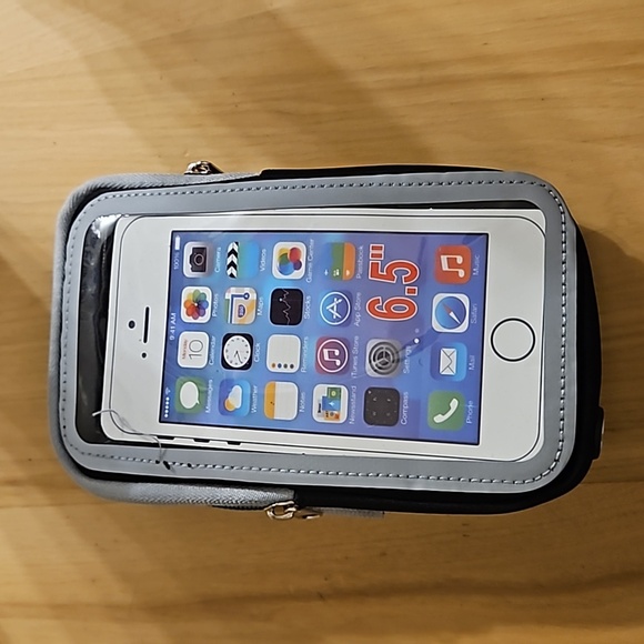 Sports phone holder arm pouch for phone touchscreen earplug hlder - Picture 1 of 5